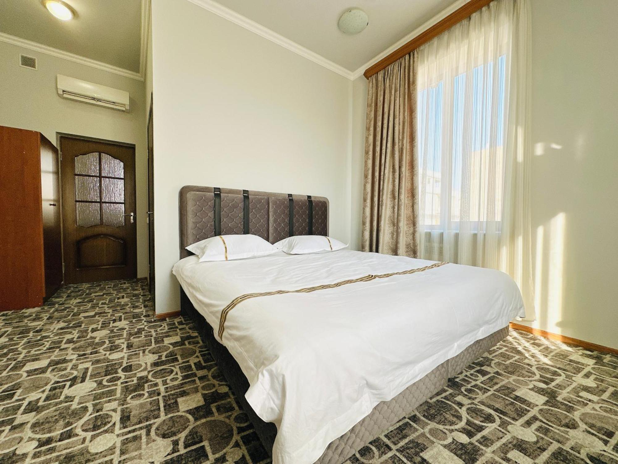 Sd Hotel Jerevan Eksteriør bilde